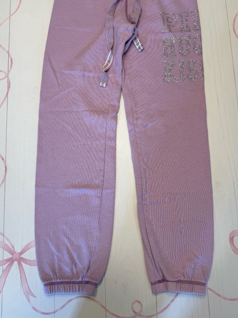 Vintage 2009 Victoria's Secret Pink Lilac Petal Purple Campus Sweatpants Size XS - Picture 2 of 6